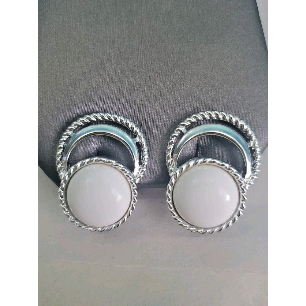 Sarah Coventry "Bold & Beautiful  White Moon Glow Lucite Clip On Earrings 1"